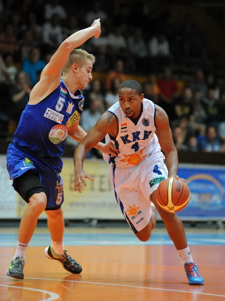 Jönköpings Södra - fehervar basketmatch — Stockfoto