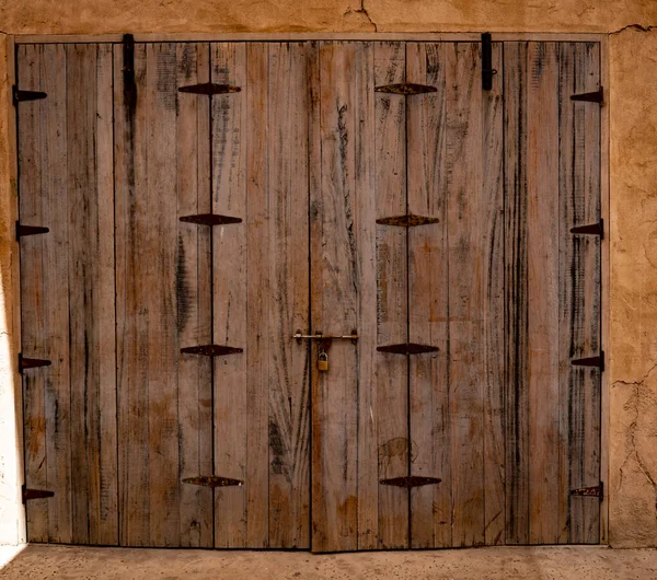 Uae March 2022 Old Wooden Door Building Old Town Area — Stock Fotó
