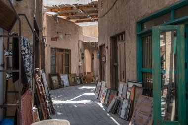 BAE Dubai Mart 2022. Dubai 'nin eteklerindeki eski şehir ve eski binalar