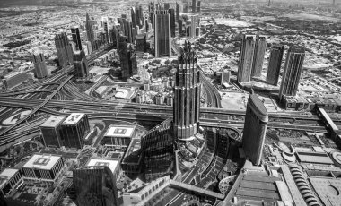 Dubai şehrinin güzel yüksek binaları ve şehir manzarası. Aman Tanrım. Dubai Mart 2022