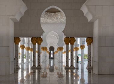 The Sheikh Zayed Mosque is one of the six largest mosques in the world. Located in Abu Dhabi, the capital of the United Arab Emirates. UAE Abu Dhabi, March 2022