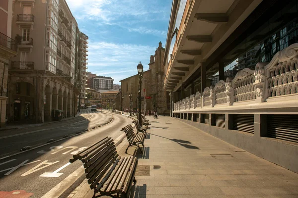 毕尔巴鄂市风景如画的街道 广场和庭院 西班牙 毕尔巴鄂 2022年5月 — 图库照片