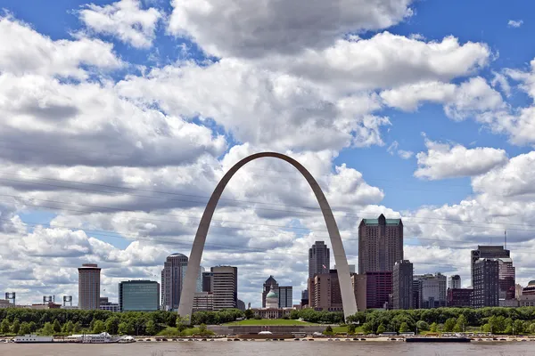 Miasta st. louis panoramę, missouri, Stany Zjednoczone Ameryki — Zdjęcie stockowe