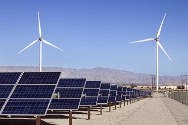 güneş panelleri ve rüzgar türbinleri enerji