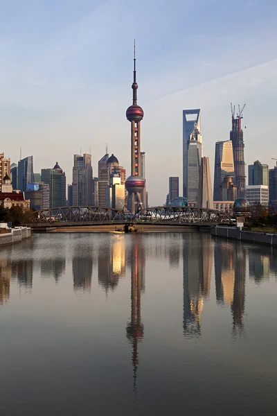 Shanghai pudong på solnedgången, Kina — Stockfoto