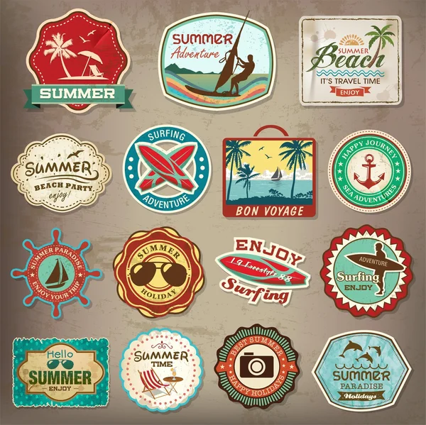 Colección de etiquetas de verano retro grunge vintage, etiquetas, insignias e iconos — Vector de stock