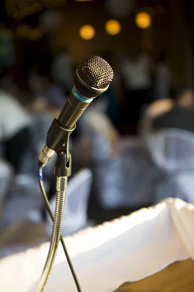 Microphone lumières douces derrière Photos De Stock Libres De Droits