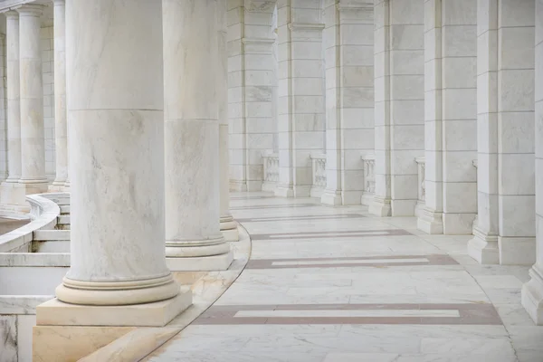 Fila de Pilares y Columnas — Foto de Stock