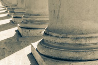 taş sütunun sütun