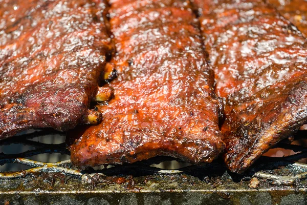 Vepřová žebírka na grilu — Stock fotografie