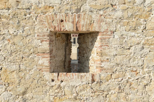 Fondo de pared de piedra con ventana — Foto de Stock