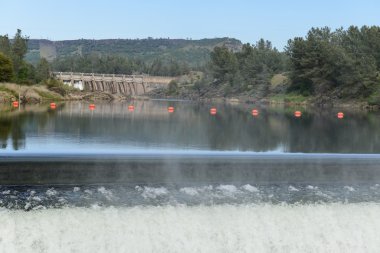 Oroville California Dam clipart