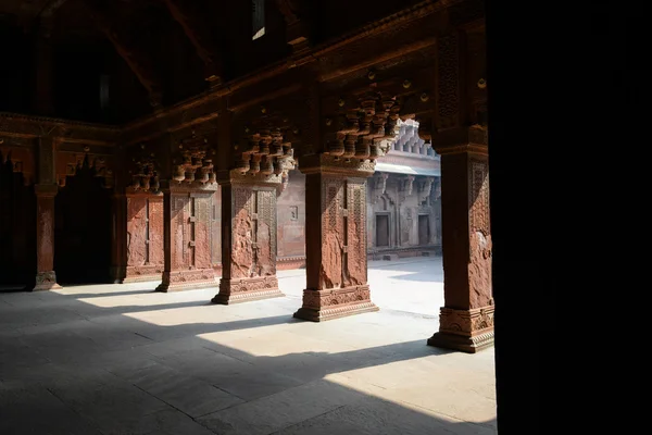 Pilastri al Forte Agra in India — Foto Stock