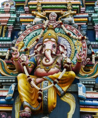 Ganesha heykel bir bina