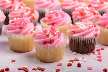 pembe Sevgililer günü cupcakes