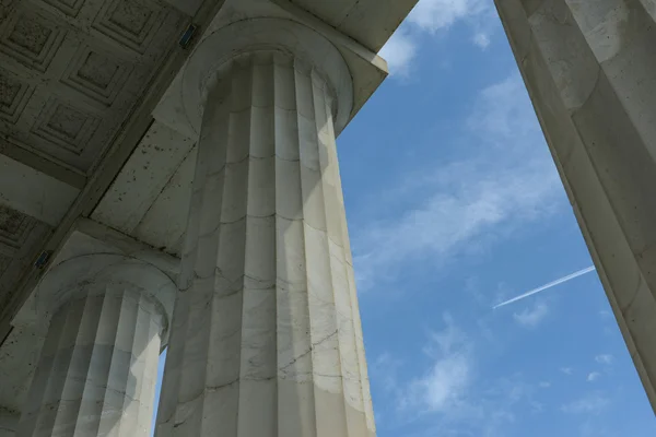 푸른 하늘 및 구름 기둥 — 스톡 사진
