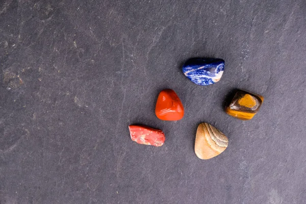 Декоративні Камені Набір Різнокольорових Каменів Різних Кольорів Текстур Природному Шифері — стокове фото