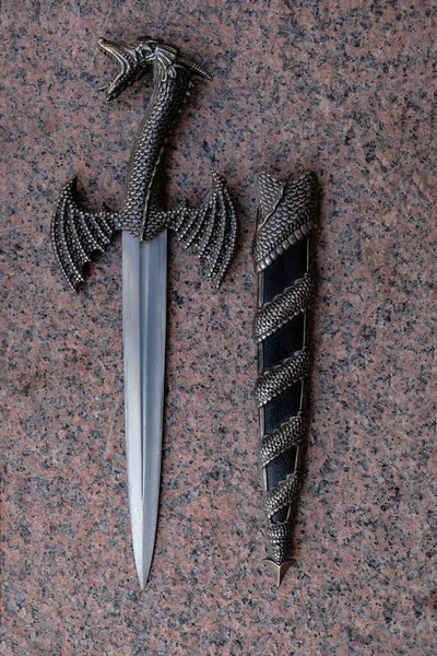 Hunting Dagger Knife Decorative Handle Form Dragon Vertical Image — Stockfoto