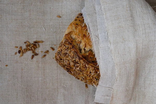Ayçiçeği Tohumlu Ekmek Kabuk Topyekün Kenevir Kumaşı — Stok fotoğraf