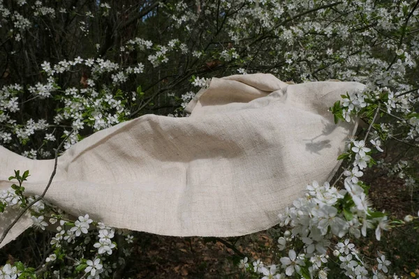 Natural Durable Hemp Fabric Blooming Tree Sunny Day Environmentally Friendly — Photo
