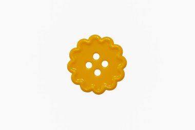 Beyaz arkaplanda izole edilmiş renkli düğme