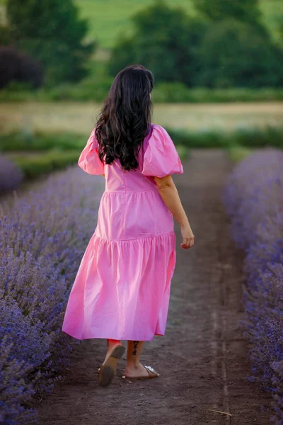 Dívka Růžových Šatech Jdi Letní Čas — Stock fotografie