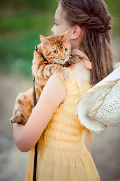 Ragazza Con Suo Gatto Ritratto Ravvicinato — Foto Stock