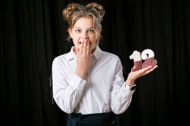 12 numarayı tutan kız. Yaşasın!.