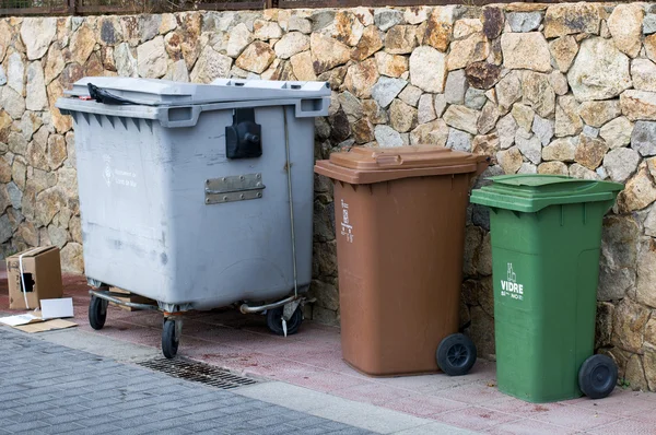kirli çöp tankı