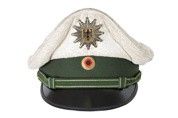 警察的帽子，德国警察白色背景 — 图库照片