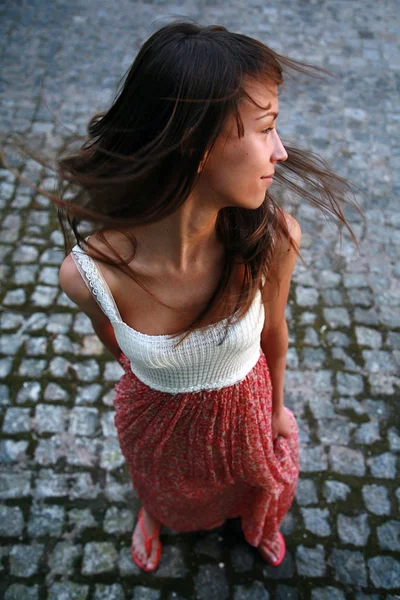 Beautiful girl posing in dress — Stock Photo, Image