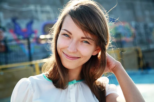 Smiling summer girl — Stock Photo, Image