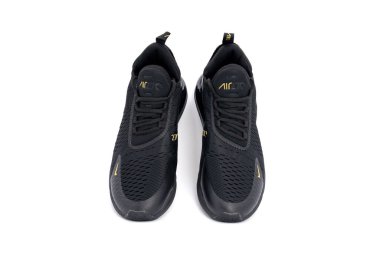 Bangkok, Tayland - 23 Mar 2020, Nike Air maksimum 270 siyah ve altın sarısı yetişkin ayakkabısı, spor ayakkabısı, spor ayakkabısı, spor ayakkabısı stüdyo beyaz arka plan, Bangkok, Tayland.
