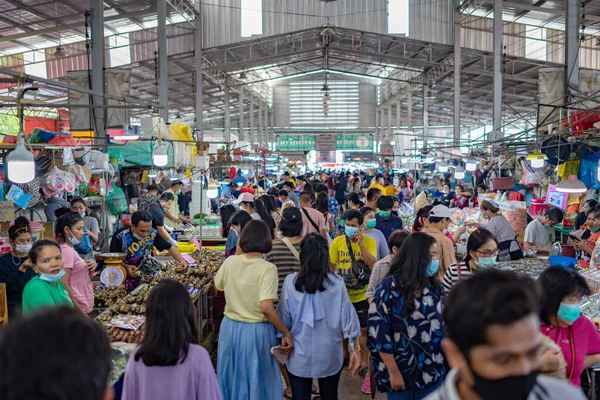 Provincie Chonburi Thajsko Listopadu 2020 Asijští Místní Obyvatelé Procházejí Rybí — Stock fotografie