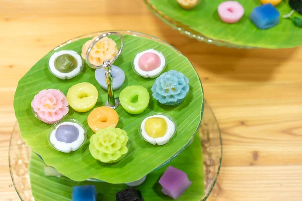 Variëteiten Traditionele Kleurrijke Thaise Desserts Set Namdokmai Dampende Bloem Piekpoon — Stockfoto