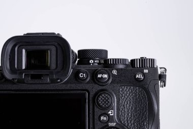 Bangkok, Tayland - 9 Haziran 2022, Sony a7 IV, A7 'nin dördüncü nesil aynasız kamera modelidir. Ekim 2021 'de Tayland' da fırlatıldı..