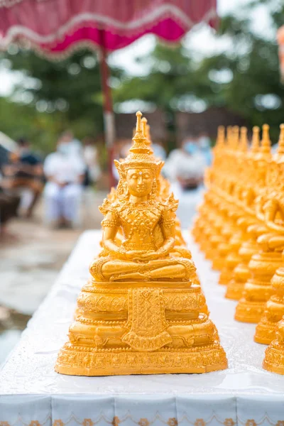 Golden Buddha Statues Placed White Table Which Were Wet Rain — Stock Photo, Image