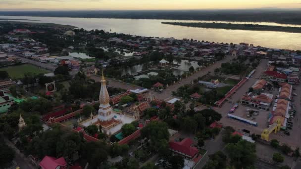 Phra Phanom Respectful Nakhon Phanom People Gold Pagoda Settle Center — Stockvideo