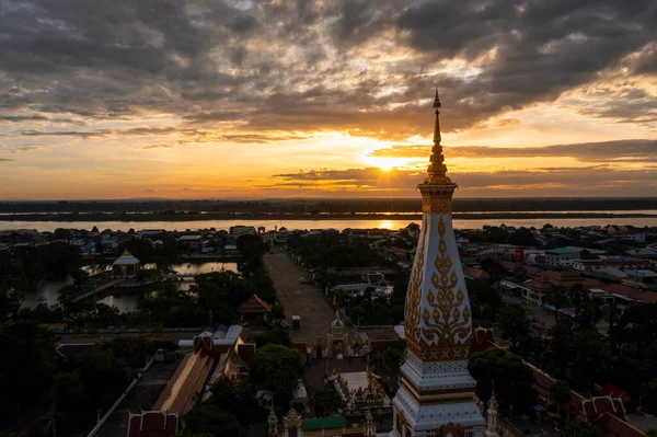 Phra That Phanom, a respectful of Nakhon Phanom People to Gold pagoda, settle in the center of the temple.