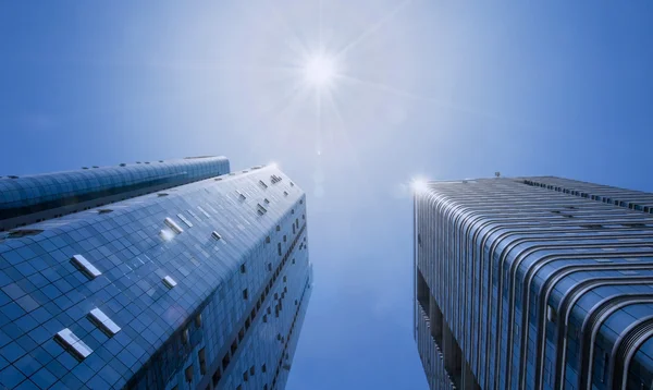 Gebouw onder zon — Stockfoto