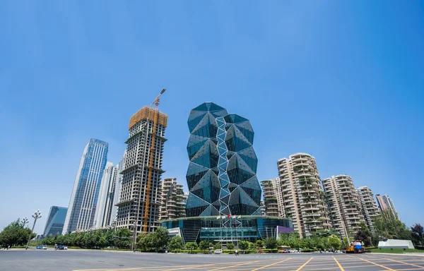 Edificios cerca de la carretera —  Fotos de Stock