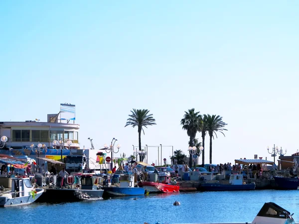 Porto di pesca la mattina presto — Foto Stock