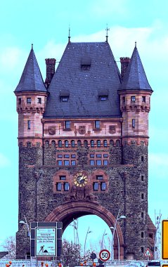 solucanlar Alman nibelungen Köprüsü