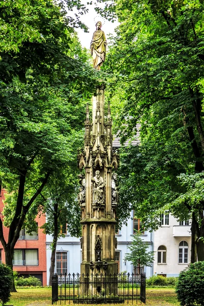 Saint marys kolom voor de basiliek saint gereon van Keulen — Stockfoto