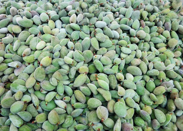 Green pistachios — Stock Photo, Image