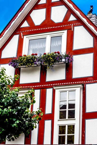 Colorful half timbered house in Battenberg, Germany, ancestral seat of the Mountbatten Family — Stock Photo, Image