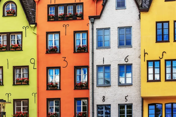 Kolorowe domy w Kolonii nad Renem — Zdjęcie stockowe