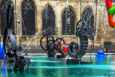 Çeşme, Paris'teki pompidou Merkezi