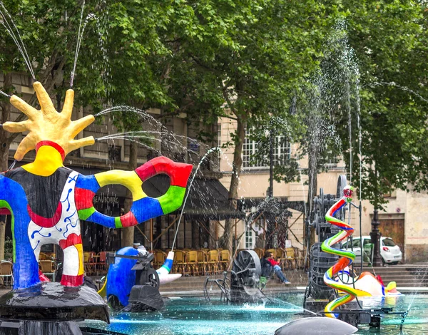 Çeşme, Paris'teki pompidou Merkezi — Stok fotoğraf