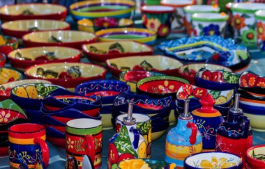 parlak renkli seramik